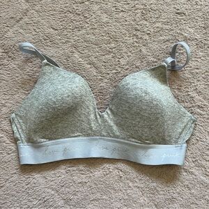 Victoria's Secret Wear Everywhere Wireless Lightly Lined Bra‎ Women's Size 34C
